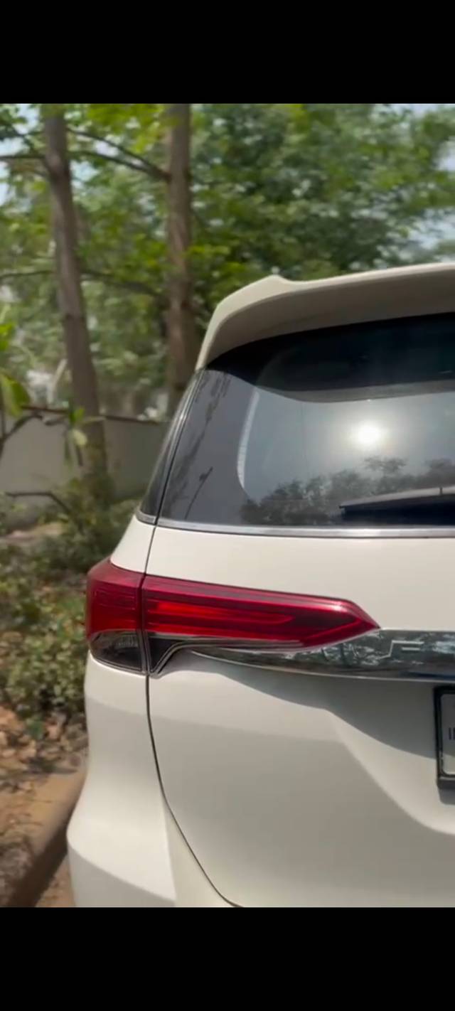 https://images10.gaadi.com/usedcar_image/4638149/original/6df413163ed2960a35929080a15ab094.jpg?imwidth=6401