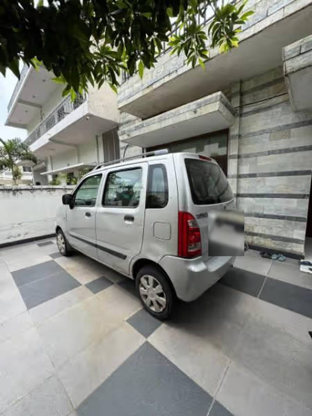 https://images10.gaadi.com/usedcar_image/4638204/original/3862c96e-7175-4ef6-a03b-3bc72da0c546.png?imwidth=6401