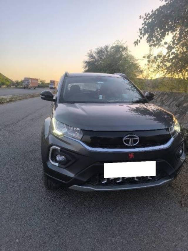 https://images10.gaadi.com/usedcar_image/4638207/original/processed_9ef578f7-e6d3-484d-b961-2ea2342a236a.jpg?imwidth=6400