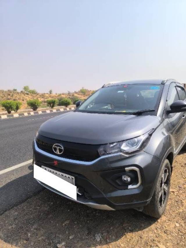 https://images10.gaadi.com/usedcar_image/4638207/original/processed_ef1046c5-4755-4b35-9672-3b97be4147b8.jpg?imwidth=6401