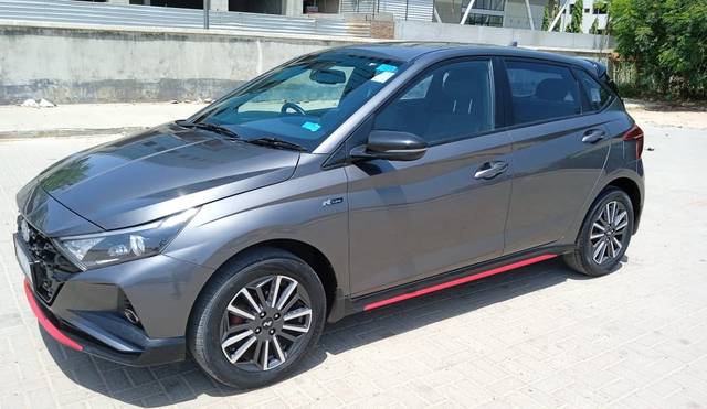 https://images10.gaadi.com/usedcar_image/4638208/original/a5e8bd20c6300cda235e83b329c68df8.jpg?imwidth=6401