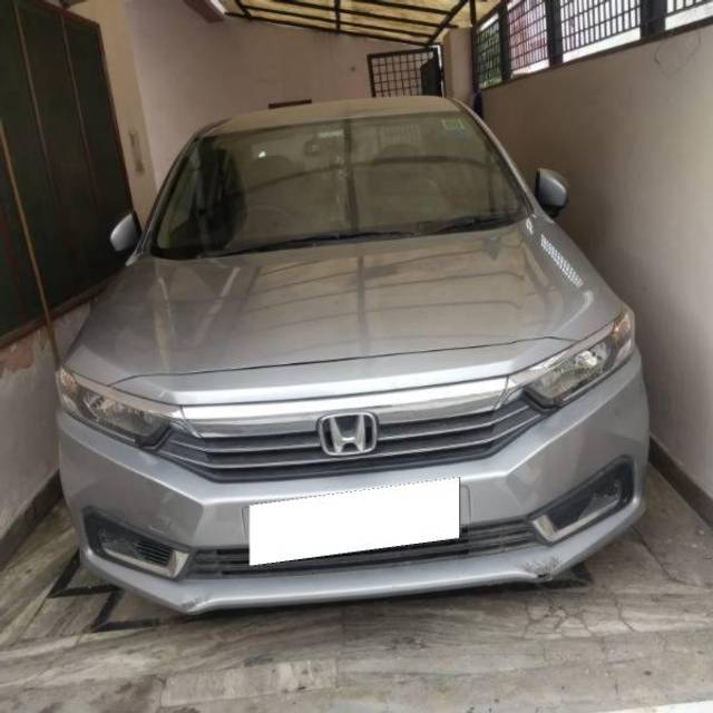 https://images10.gaadi.com/usedcar_image/4638209/original/processed_3268f567-6b9e-4bbe-b0c8-ced0f9df8698.jpg?imwidth=6400