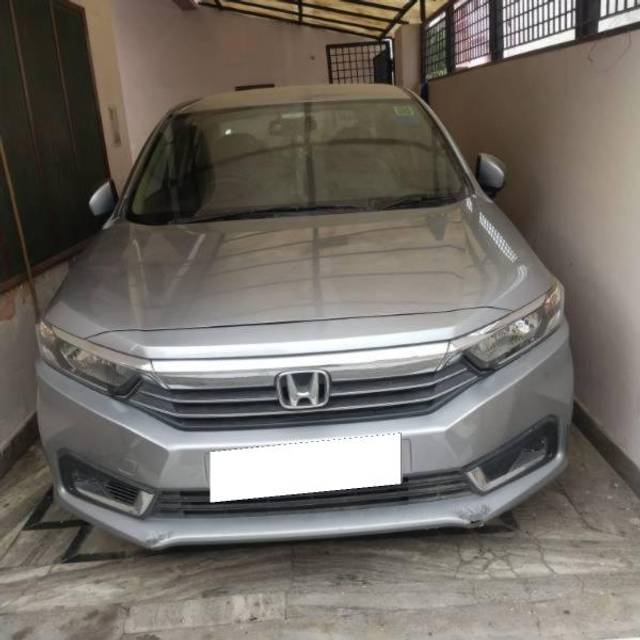 https://images10.gaadi.com/usedcar_image/4638209/original/processed_c590bd1b-de26-4d95-bfe3-7cdd6fef0b0b.jpg?imwidth=6402