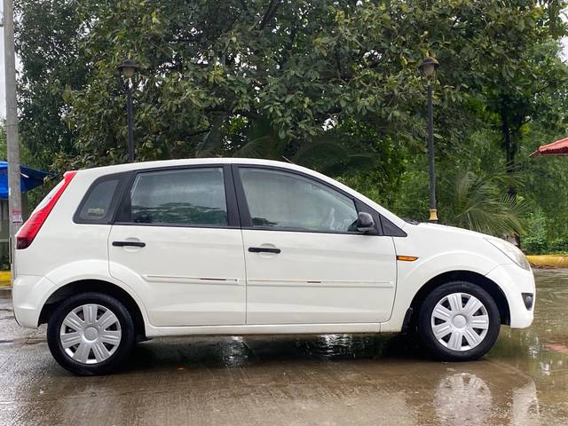 https://images10.gaadi.com/usedcar_image/4638225/original/658ce8b29b6dea02e0adb2c5b2967616.jpg?imwidth=6401