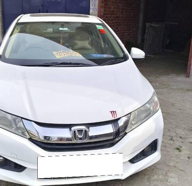 https://images10.gaadi.com/usedcar_image/4638226/original/processed_812d75b6-cb8a-4dc2-8d7e-a343239c9f21.jpg?imwidth=6400