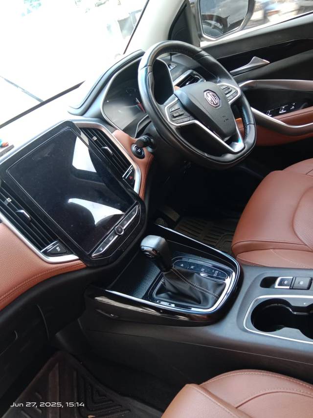 https://images10.gaadi.com/usedcar_image/4638229/original/651777a7eac58405584f80de3045797a.jpg?imwidth=6402