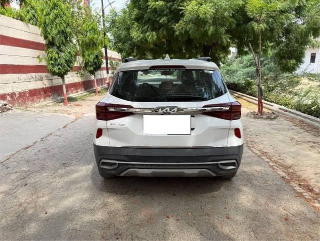 https://images10.gaadi.com/usedcar_image/4638237/original/processed_d7c47d4f-4fa2-475e-8441-689d1482f68a.jpeg?imwidth=6402