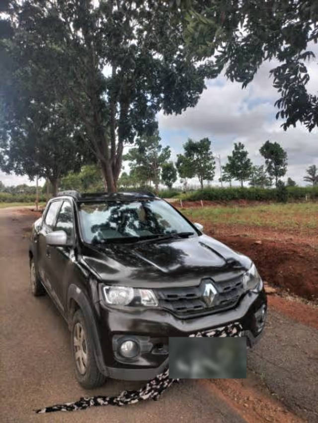https://images10.gaadi.com/usedcar_image/4638238/original/68f9ff42-b3d6-43bb-b1ee-789ad7251efb.png?imwidth=6400
