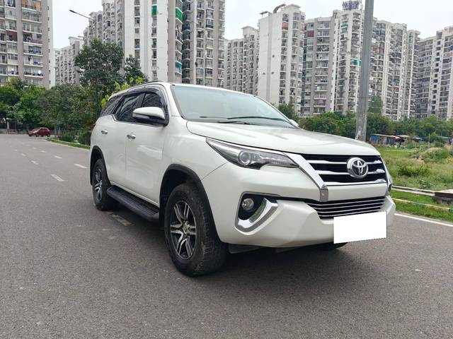 https://images10.gaadi.com/usedcar_image/4638247/original/processed_072d0292-aaea-430f-b4e7-42ee8445f85e.jpg?imwidth=6400