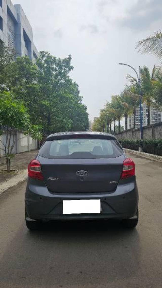 https://images10.gaadi.com/usedcar_image/4638260/original/processed_0b32fa83-08cf-4978-9428-34181c027923.jpg?imwidth=6402