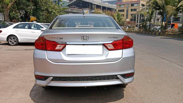 https://images10.gaadi.com/usedcar_image/4638282/original/processed_54cf7d37c53a69ccd75651bd3247e61e.jpg?imwidth=6401