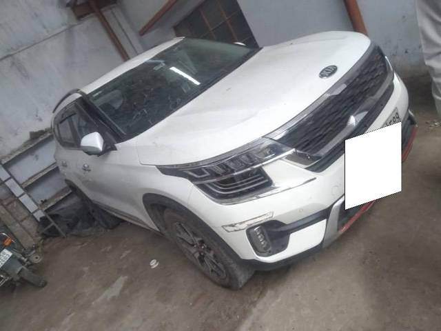 https://images10.gaadi.com/usedcar_image/4638284/original/processed_1883d8b8-3efa-470d-aad4-75b4ab8763e7.jpeg?imwidth=6400