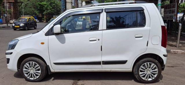 https://images10.gaadi.com/usedcar_image/4638337/original/processed_e31a785b082074ed492323a2adb6a97d.jpg?imwidth=6402
