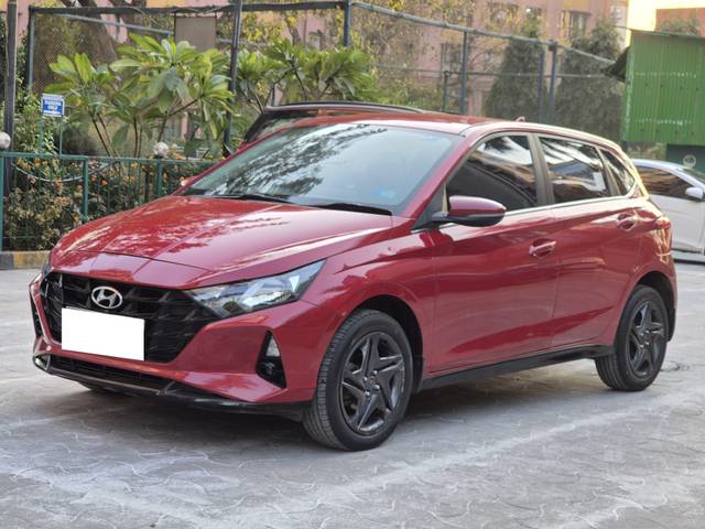 https://images10.gaadi.com/usedcar_image/4638338/original/processed_3721b3ecb7b4d542e0d43a46edc95dd3.jpg?imwidth=6402