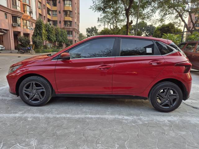 https://images10.gaadi.com/usedcar_image/4638338/original/processed_b655ece2705f78cfd521019141ccbc53.jpg?imwidth=6401
