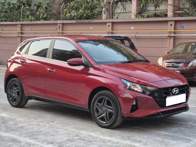 https://images10.gaadi.com/usedcar_image/4638338/original/processed_e6d827aaf2a997cc2abdbc8fac1dd602.jpg?imwidth=6400