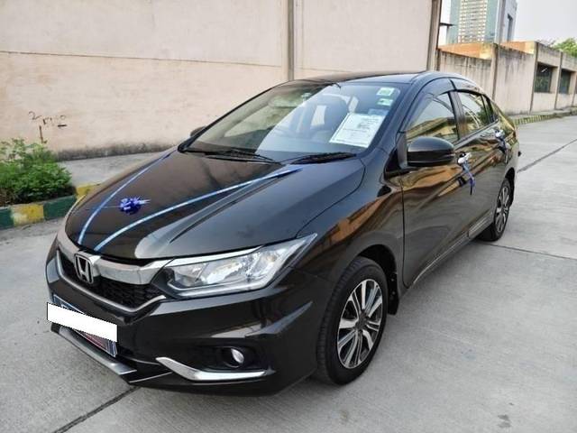 https://images10.gaadi.com/usedcar_image/4638351/original/processed_4182300294d7110ce0b894f93c25c77b.jpg?imwidth=6402