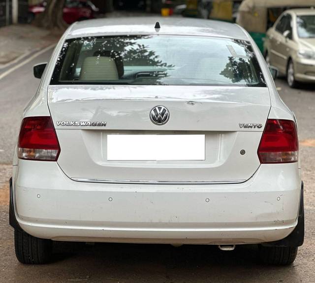 https://images10.gaadi.com/usedcar_image/4638355/original/processed_6a3de076d3d0b48daed8d27ebaa5c9db.jpg?imwidth=6402