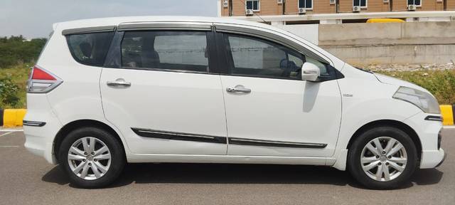 https://images10.gaadi.com/usedcar_image/4638361/original/e62eb539bdb7da054e83db40e6a58f67.jpg?imwidth=6401