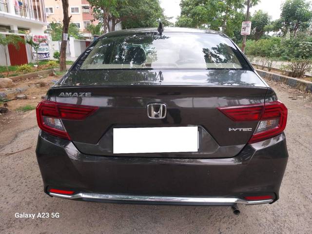 https://images10.gaadi.com/usedcar_image/4638363/original/processed_f568ebc7439fbed3ca629083d5598acf.jpg?imwidth=6401