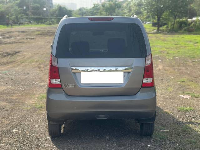 https://images10.gaadi.com/usedcar_image/4638367/original/processed_e96338261ca814442ca328899b514f3b.jpg?imwidth=6402
