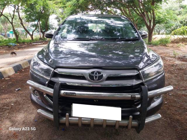 https://images10.gaadi.com/usedcar_image/4638368/original/processed_dc13872ef02fbf632a106de08fc591d8.jpg?imwidth=6402
