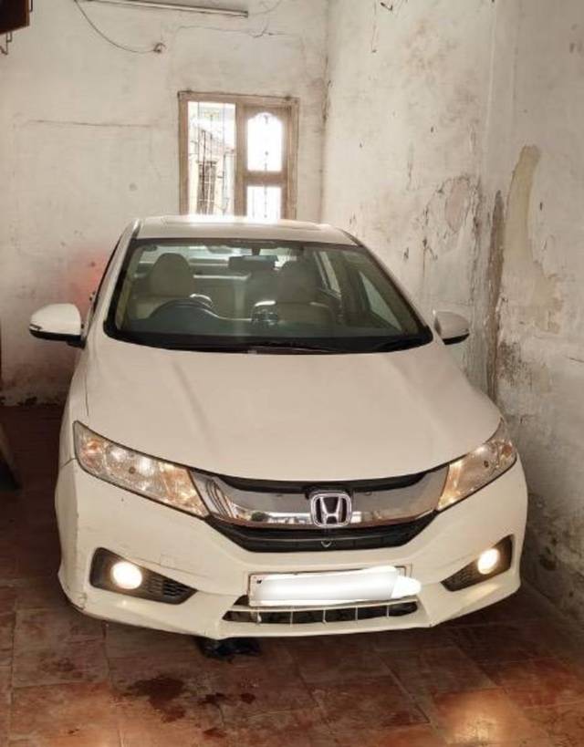 https://images10.gaadi.com/usedcar_image/4638374/original/processed_28810c29-564a-4434-8c87-ce79ef71e06b.jpeg?imwidth=6401