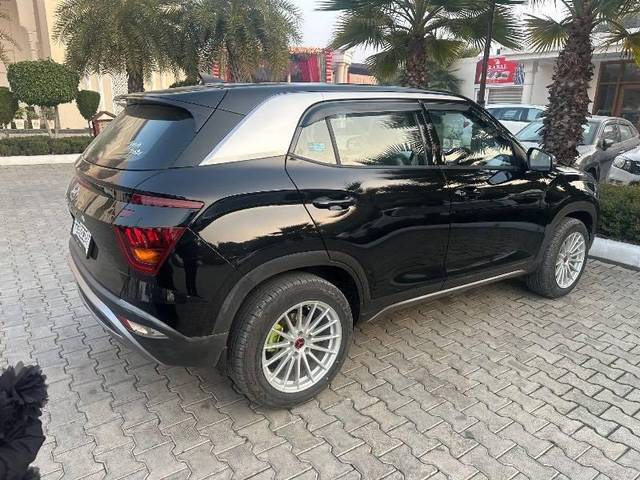 https://images10.gaadi.com/usedcar_image/4638398/original/processed_cd019f06-57ce-4335-9e72-3427b5fe5599.jpeg?imwidth=6401