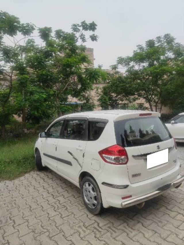 https://images10.gaadi.com/usedcar_image/4638455/original/processed_d18c663f-7dc7-473f-a3a8-85a58469ff8e.jpg?imwidth=6400