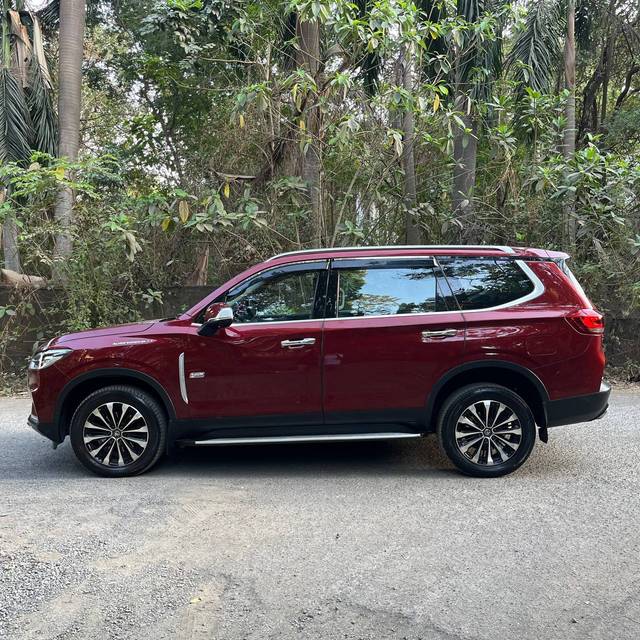 https://images10.gaadi.com/usedcar_image/4638471/original/d49524462f37b0cdcb76b581310ca1fc.jpg?imwidth=6401