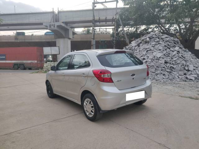 https://images10.gaadi.com/usedcar_image/4638475/original/processed_879fc5e47716540409db2307afd497cb.jpg?imwidth=6402