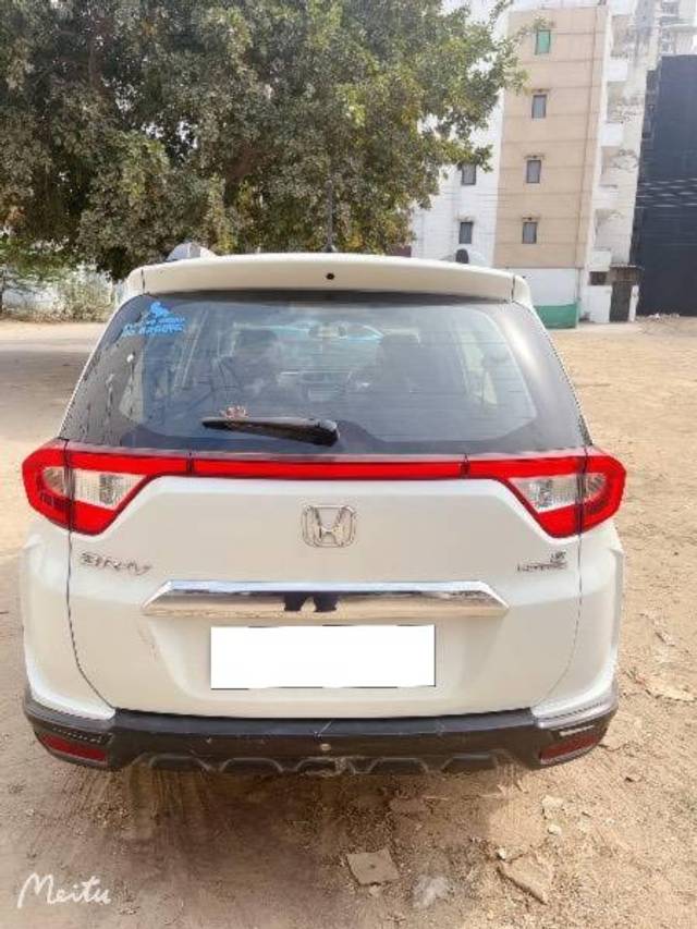 https://images10.gaadi.com/usedcar_image/4638484/original/processed_8a5d8f7c-10c5-4bf6-b23d-e7d6ba44dbda.jpeg?imwidth=6402