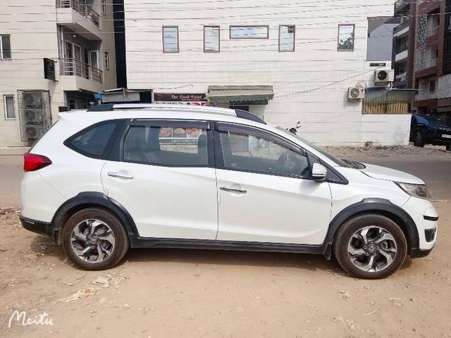 https://images10.gaadi.com/usedcar_image/4638484/original/processed_acd71dbd-80b3-4592-afcb-9c260a5afc2a.jpeg?imwidth=6401