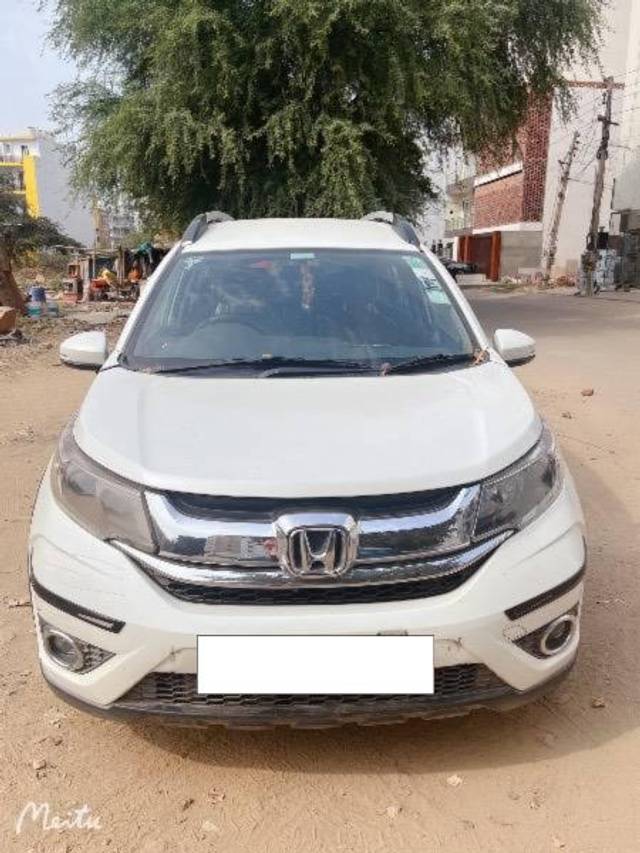 https://images10.gaadi.com/usedcar_image/4638484/original/processed_f04f647c-b7aa-4a99-bfc1-a7d92d5adb19.jpeg?imwidth=6400