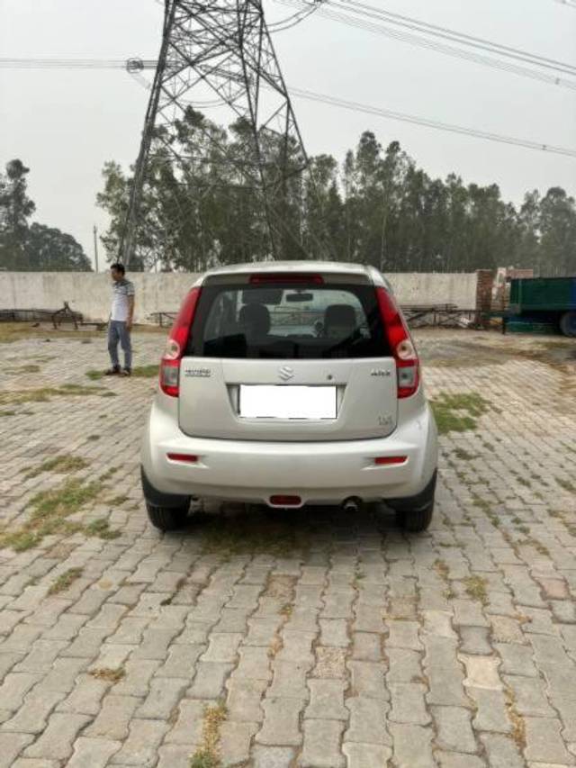 https://images10.gaadi.com/usedcar_image/4638490/original/processed_95402d5b-5e99-4745-af90-9d5f8efa2313.jpg?imwidth=6402