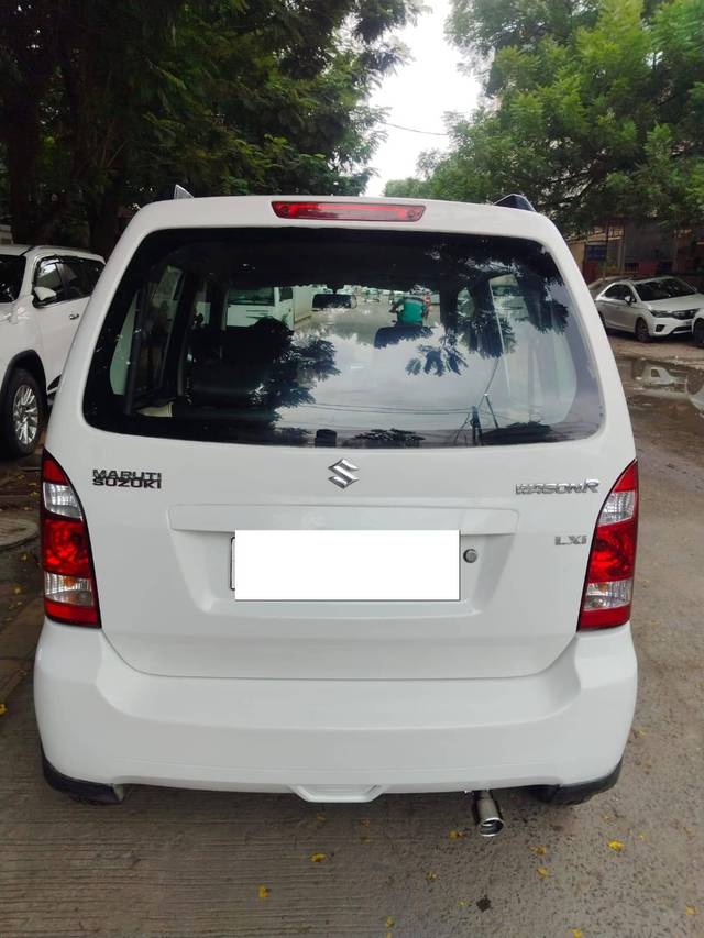 https://images10.gaadi.com/usedcar_image/4638501/original/processed_b3447e42f42168e46a040db5d6812eea.jpg?imwidth=6401