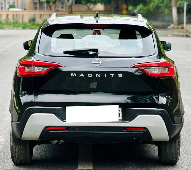 https://images10.gaadi.com/usedcar_image/4638504/original/processed_e7714cdbda87ebe61d55854d1d85115f.jpg?imwidth=6402