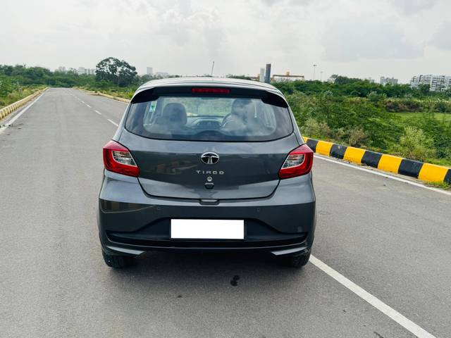 https://images10.gaadi.com/usedcar_image/4638510/original/processed_0d0788567ad9c5c3b5137787317ec4c2.jpg?imwidth=6402