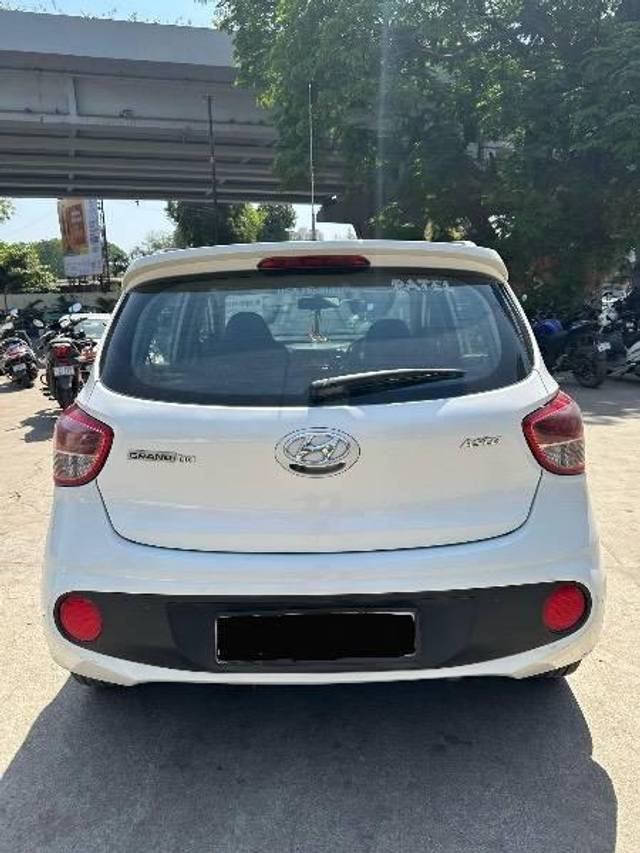 https://images10.gaadi.com/usedcar_image/4638515/original/processed_90d9a4b2-e944-4e4e-bf1c-8a22ea67b694.jpeg?imwidth=6402