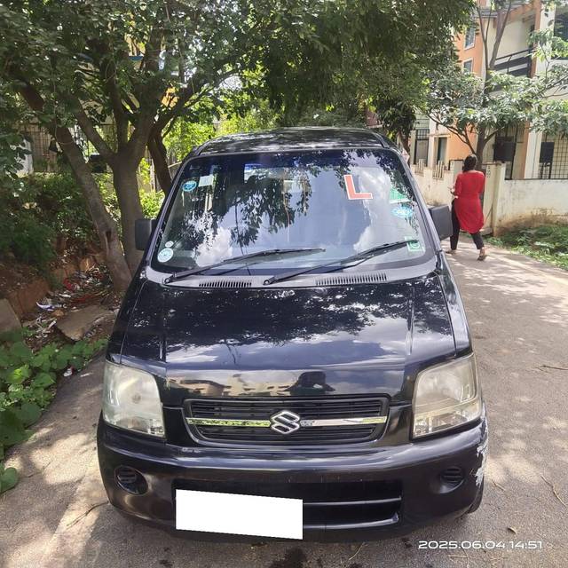 https://images10.gaadi.com/usedcar_image/4638542/original/processed_1c1d617d-8880-4fd9-b26a-6c5d727fcd49.jpg?imwidth=6401