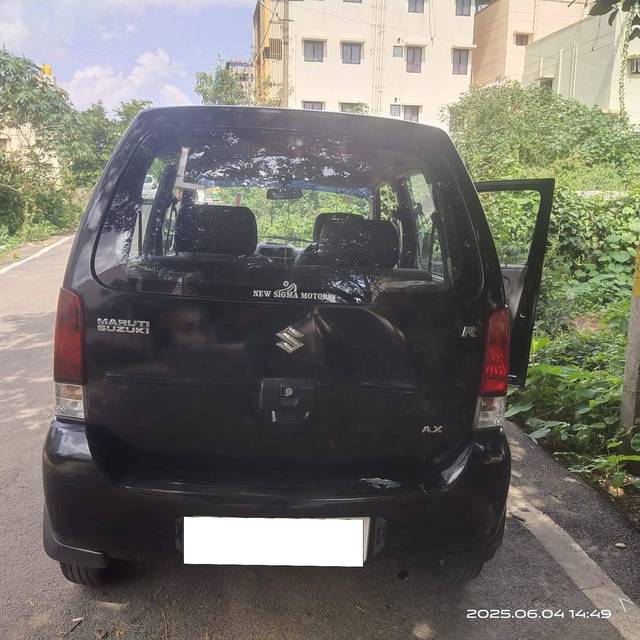 https://images10.gaadi.com/usedcar_image/4638542/original/processed_f77959bc-e299-4caf-92bf-16688d45615e.jpg?imwidth=6400