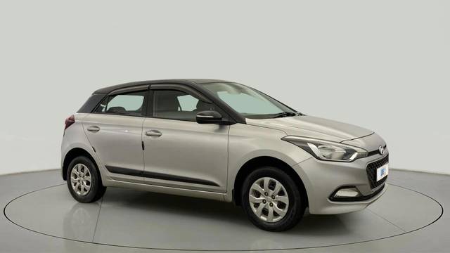 https://images10.gaadi.com/usedcar_image/4638580/original/955ae45c044028645a46f53b5c79340f.jpg?imwidth=6400