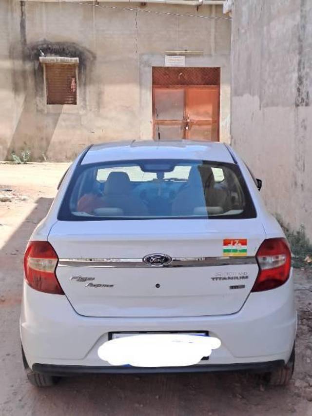https://images10.gaadi.com/usedcar_image/4638582/original/processed_66a2bc6a-543c-4b82-bb19-3c6d0666c41a.jpg?imwidth=6401