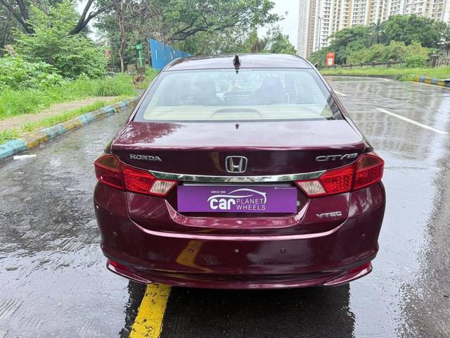 https://images10.gaadi.com/usedcar_image/4638598/original/processed_0d7c57ad7e299f5ee81e4b61d2adcf46.jpg?imwidth=6402