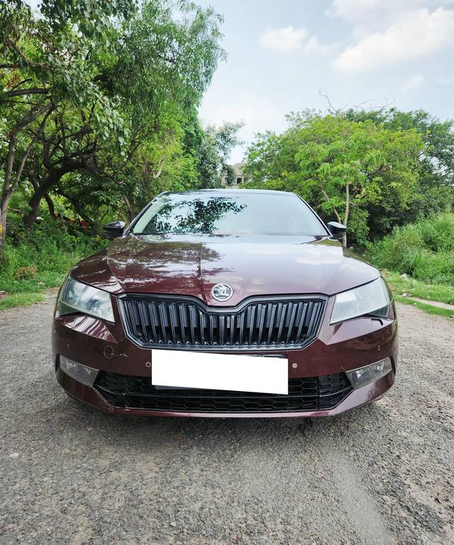 https://images10.gaadi.com/usedcar_image/4638608/original/processed_5d2435f2883be5501775c8e79785c54a.jpg?imwidth=6402