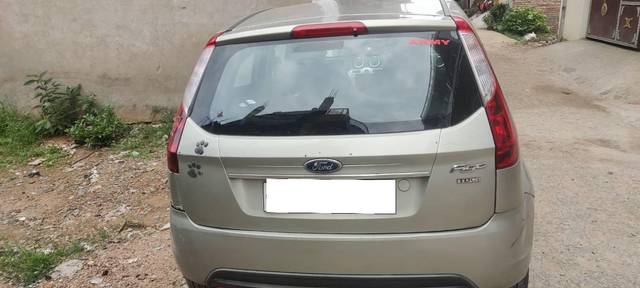 https://images10.gaadi.com/usedcar_image/4638619/original/processed_09fa600b-f1f5-4f94-9b88-4e33b36e331b.jpg?imwidth=6401