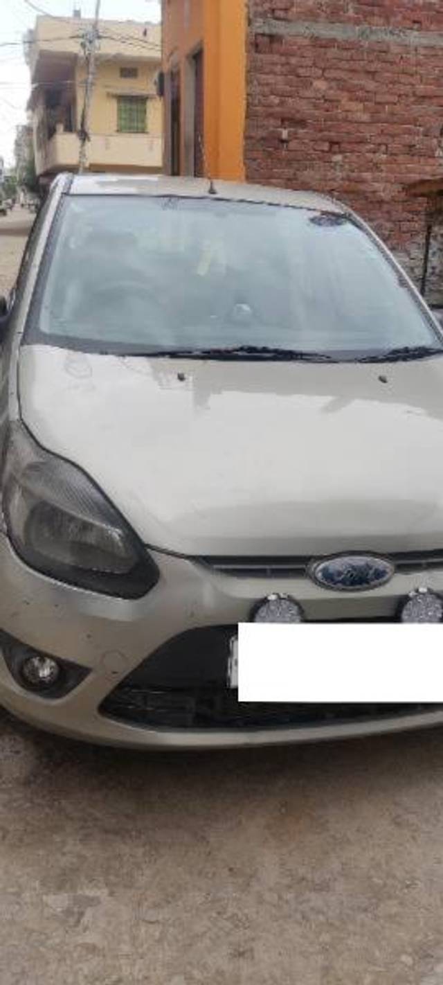 https://images10.gaadi.com/usedcar_image/4638619/original/processed_f81edb3f-9abc-4aa4-a2f7-0df29960f8b7.jpg?imwidth=6400