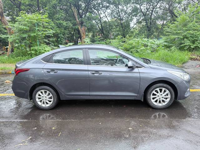 https://images10.gaadi.com/usedcar_image/4638620/original/d26d9a5adc7014cb65701fb302e627c4.jpg?imwidth=6401