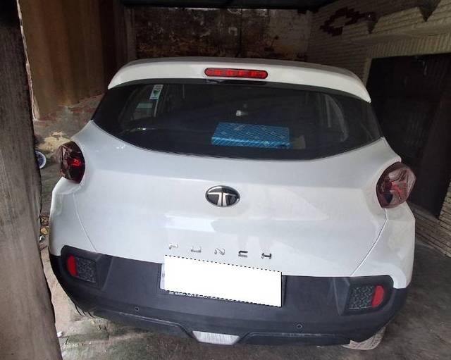 https://images10.gaadi.com/usedcar_image/4638635/original/processed_a9e217e5-dcb1-4564-b311-b43ca55c2e0d.jpg?imwidth=6401