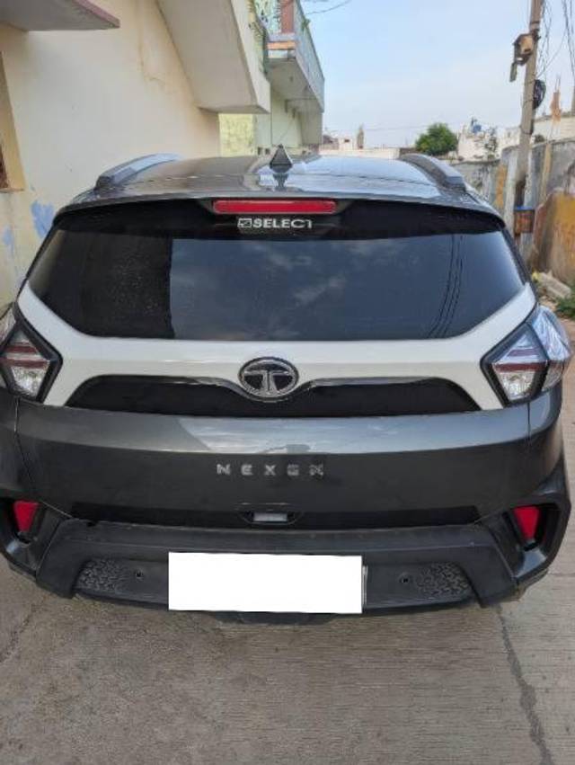 https://images10.gaadi.com/usedcar_image/4638644/original/processed_b3e38b49-58b2-43a3-a682-ce25953e1876.jpg?imwidth=6400